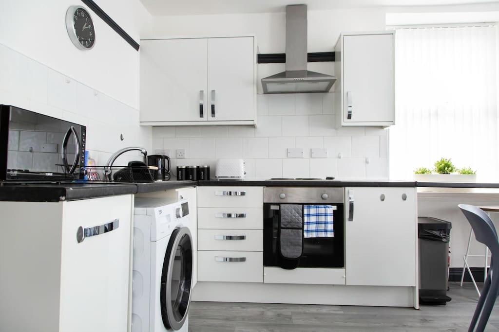 Апартаменты Bootle, Liverpool Modern 1Bed Ft Экстерьер фото